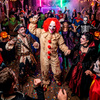 Straszny klaun maska na Halloween zabójca krwawy claun z włosami przebranie horror cosplay