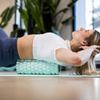 Roller fitness do masażu ciała, średnio twardy, wałek z wypustkami, miętowy